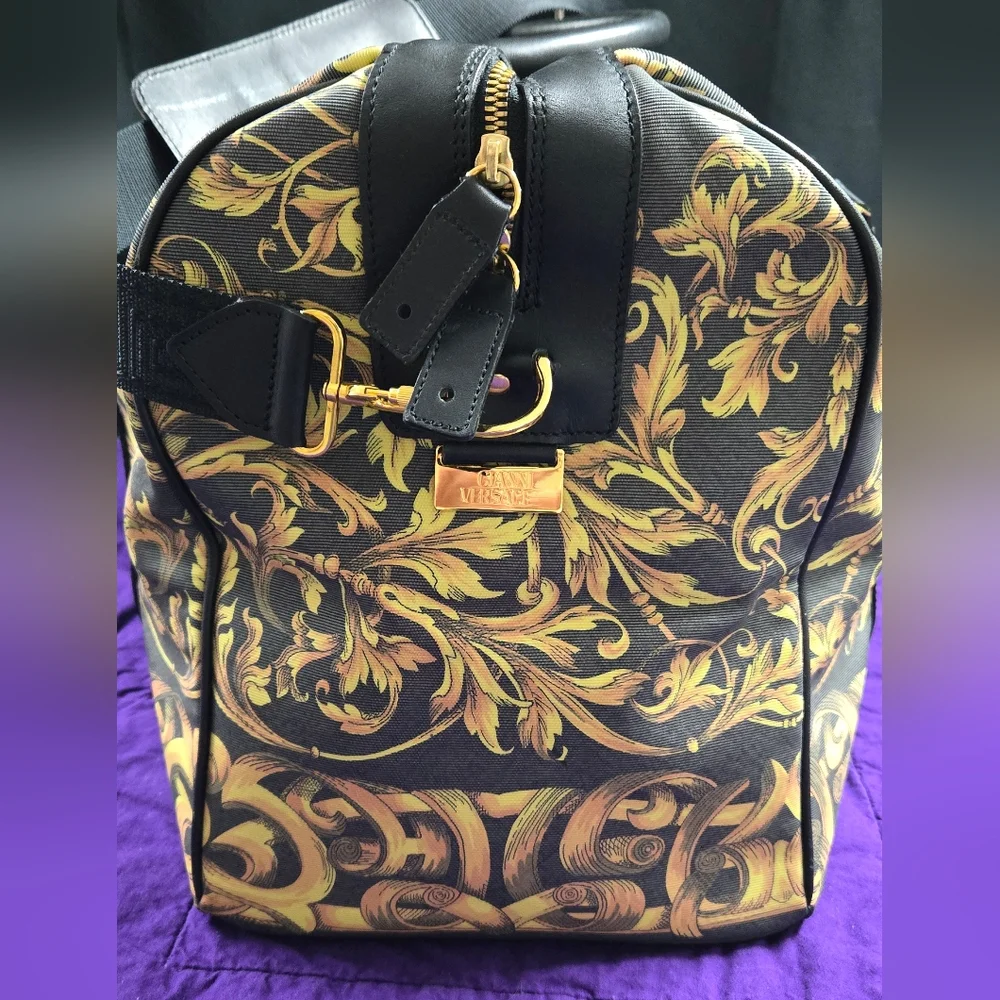 EUC GIANNI VERSACE VINTAGE BAROQUE PATTERN BLACK AND GOLD OVERNIGHT BAG - Picture 7 of 13